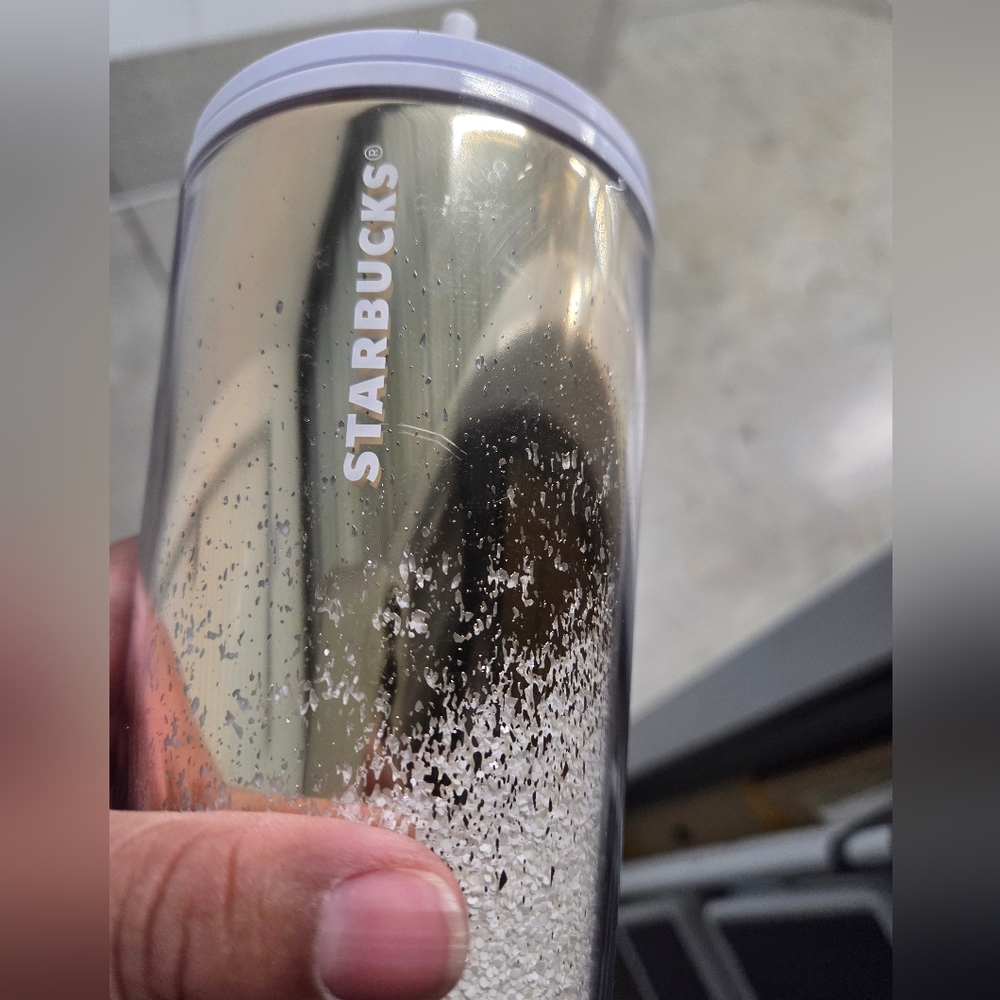 2019 Holiday 24oz Starbucks tumbler - Picture 9 of 11